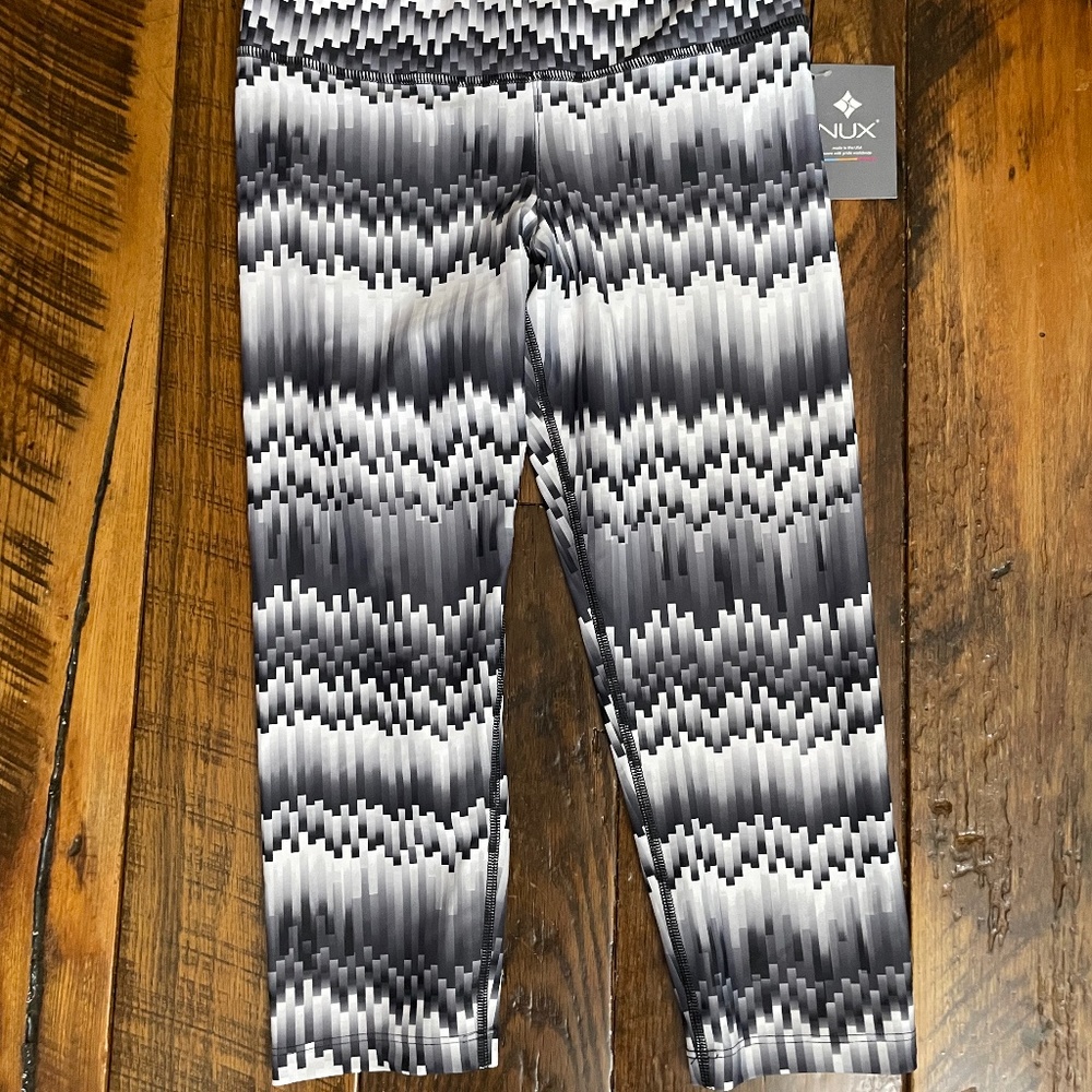 NUX Capri Leggings